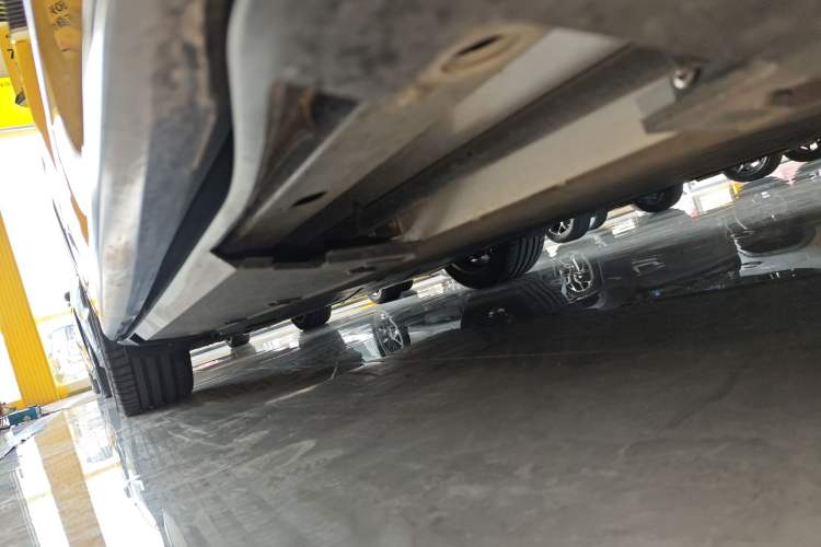 Used XPeng G7 2025 702 Max Right Side Sill