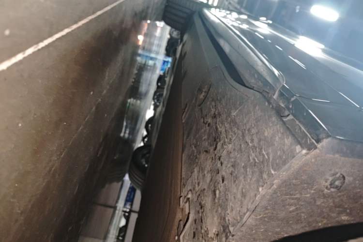 Used XPeng G7 2025 Model—702 Ultra Long Range Right Side Sill