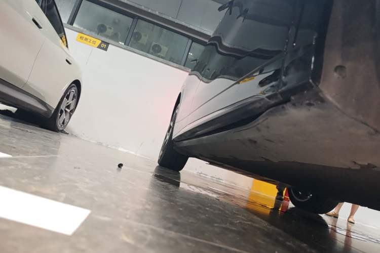 Used XPeng G7 2025 Model—702 Ultra Long Range Right Side Sill
