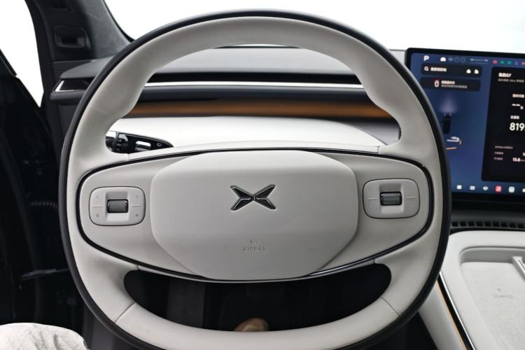 Used XPeng G7 2025 Model—702 Ultra Long Range Steering Wheel