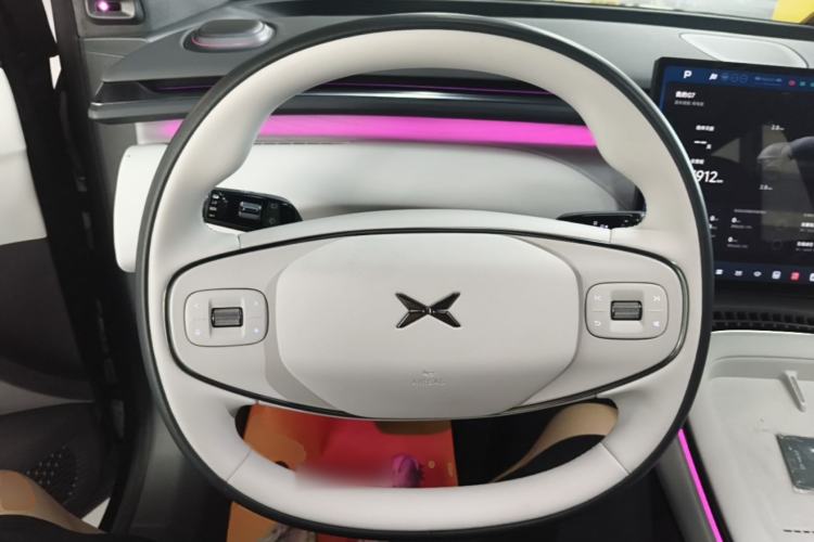 Used XPeng G7 2025 Model—702 Ultra Long Range Steering Wheel
