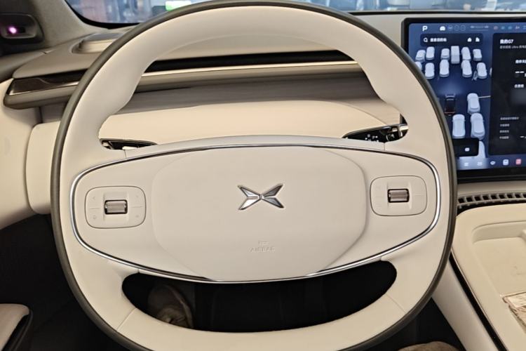 Used XPeng G7 2025 Model—702 Ultra Long Range Steering Wheel