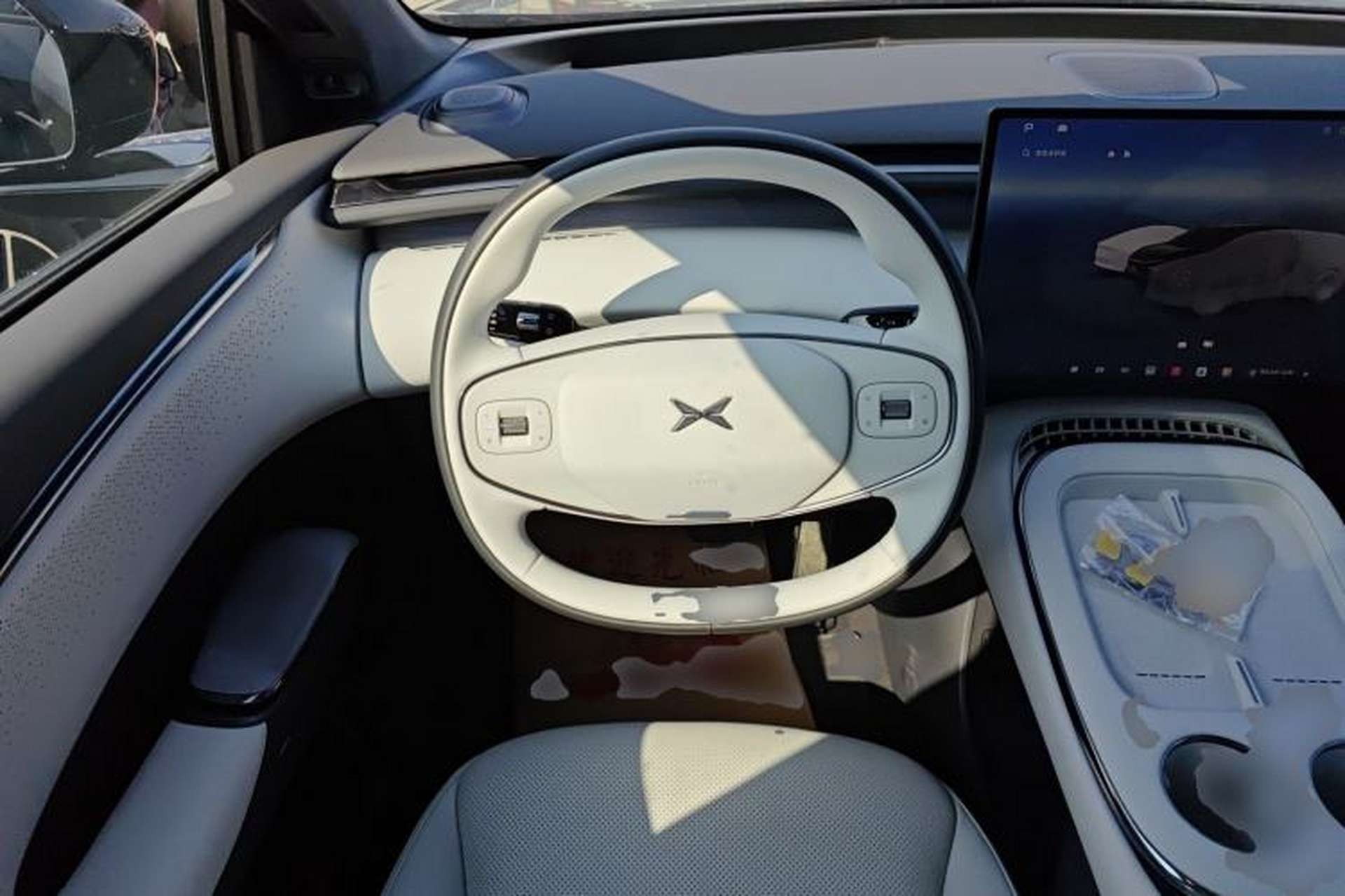 Used XPeng G7 2025 Model—702 Ultra Long Range Steering Wheel