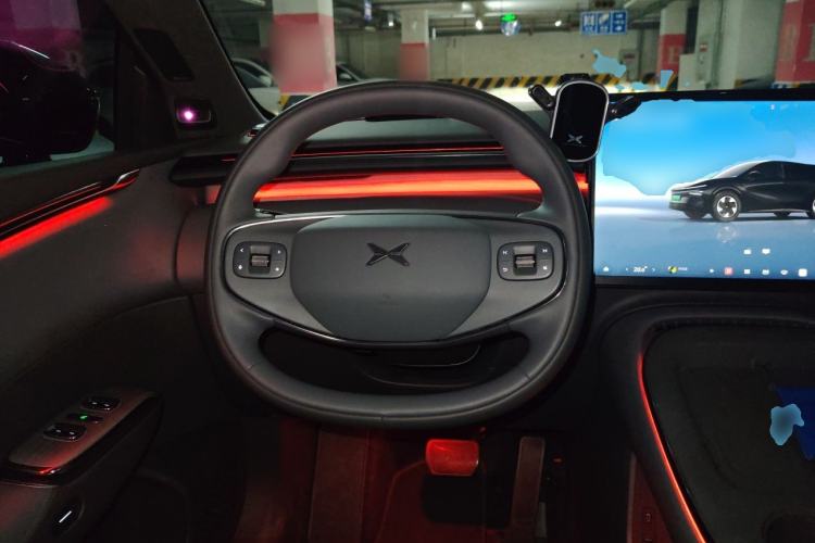 Used XPeng G7 2025 Model—602 Long Range Max Steering Wheel
