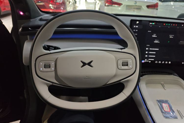 Used XPeng G7 2025 Model—702 Ultra Long Range Steering Wheel