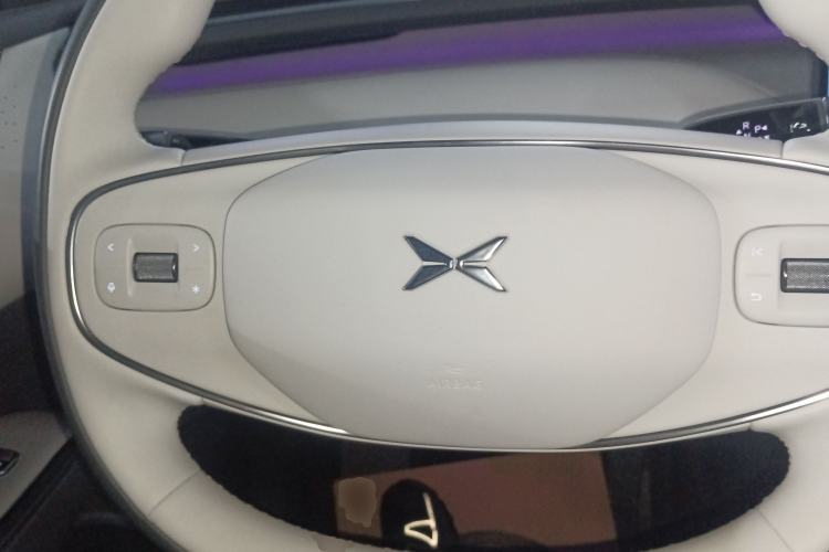 Used XPeng G7 2025 Model—702 Ultra Long Range Steering Wheel