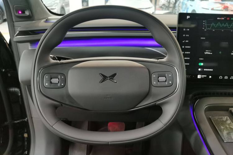Used XPeng G7 2025 Model—602 Long Range Max Steering Wheel