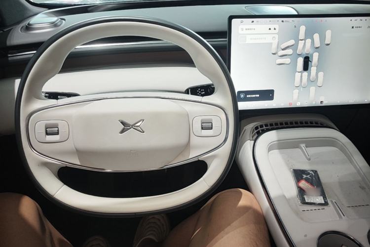 Used XPeng G7 2025 Model—702 Ultra Long Range Steering Wheel