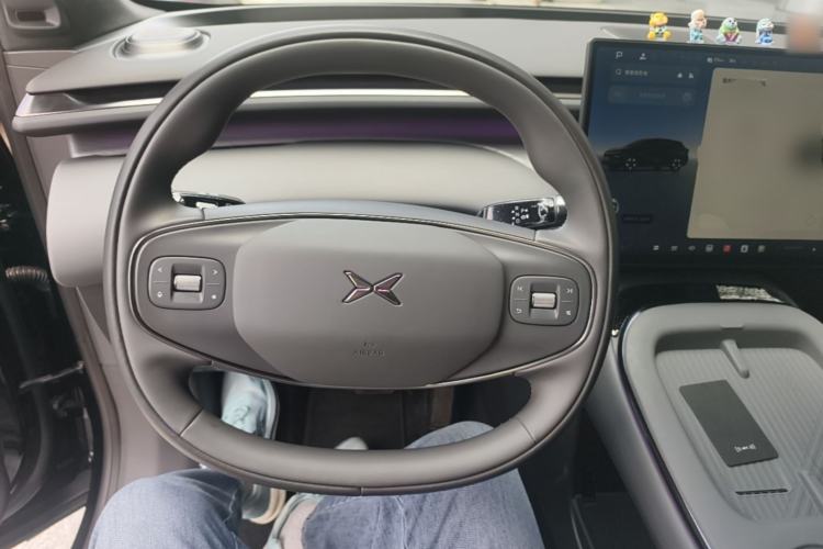 Used XPeng G7 2025 Model—702 Ultra Long Range Steering Wheel