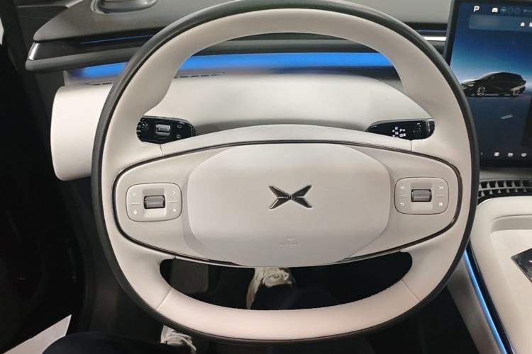 Used XPeng G7 2025 Model—702 Ultra Long Range Steering Wheel