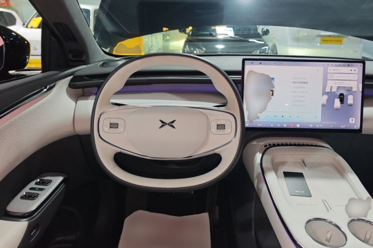 Used XPeng G7 2025 Model—702 Ultra Long Range Steering Wheel