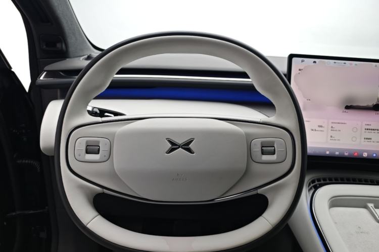 Used XPeng G7 2025 Model—702 Ultra Long Range Steering Wheel