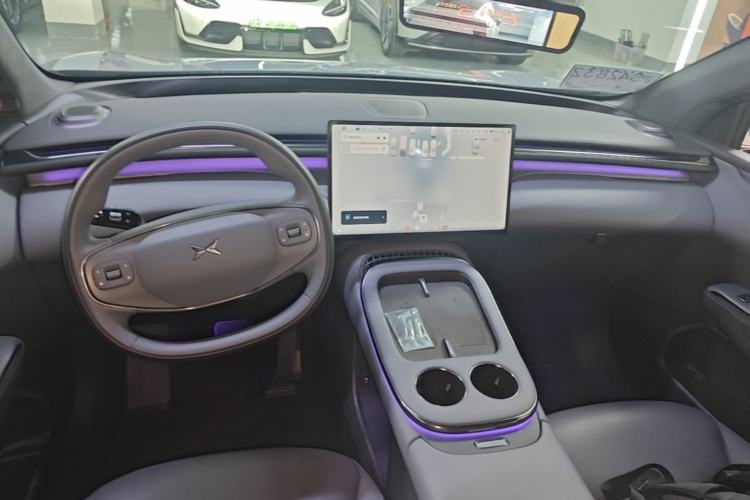 Used XPeng G7 2025 Model—702 Ultra Long Range Center Console
