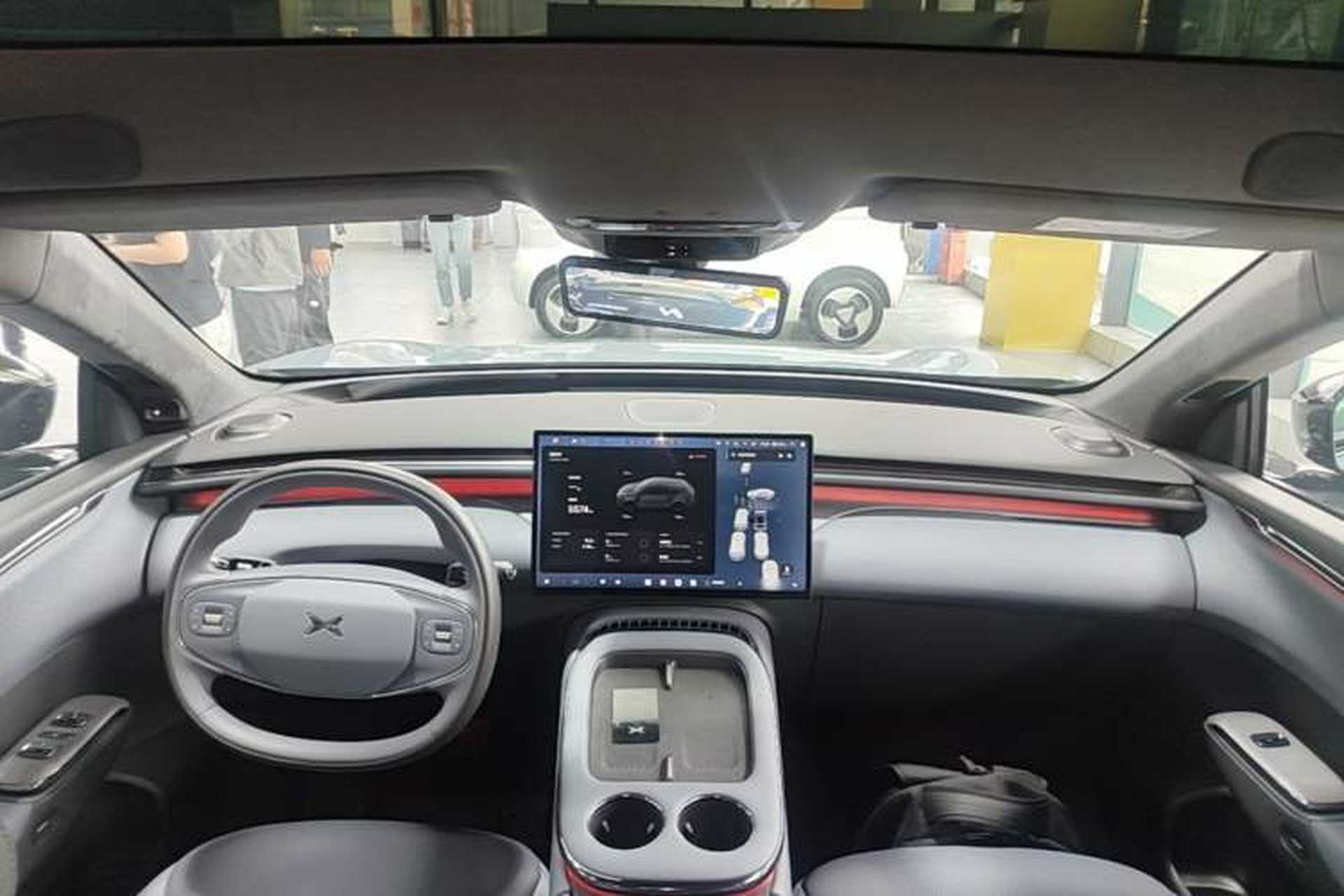 Used XPeng G7 2025 Model—702 Ultra Long Range Center Console