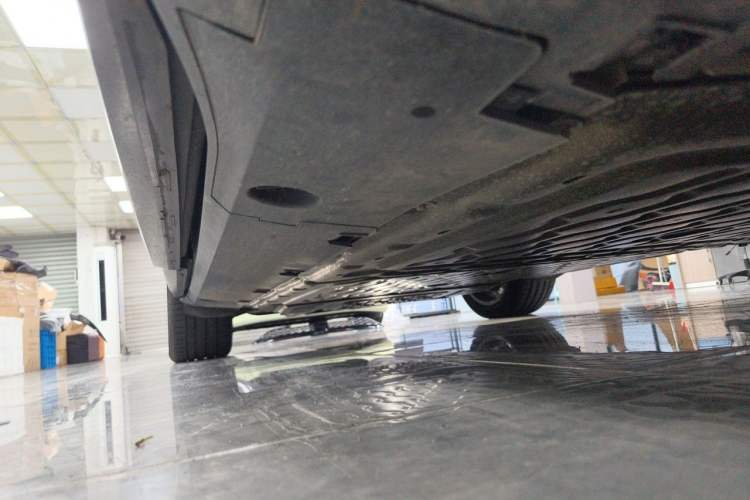 Used XPeng G7 2025 702 Max Chassis Front Right