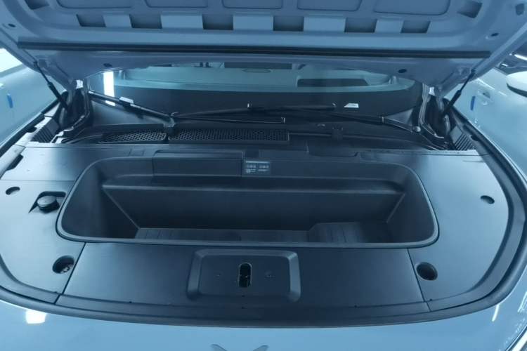 Used XPeng G7 2025 Model—702 Ultra Long Range Engine Bay