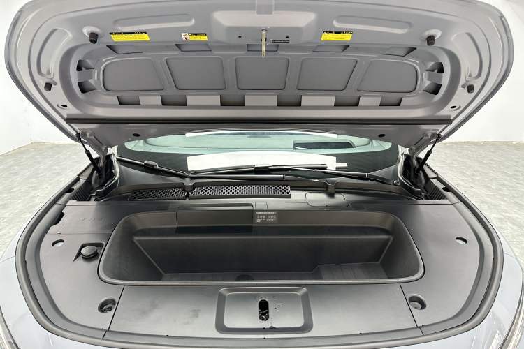 Used XPeng G7 2025 Model—702 Ultra Long Range Engine Bay