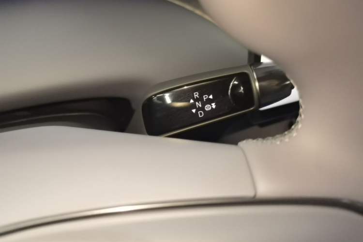 Used XPeng G7 2025 Model—702 Ultra Long Range Gear Lever