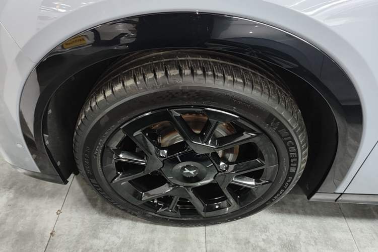 Used XPeng G7 2025 Model—702 Ultra Long Range Left Front Wheel Hub