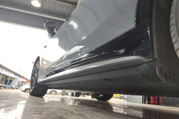 Used XPeng G7 2025 Model—702 Ultra Long Range Left Side Sill