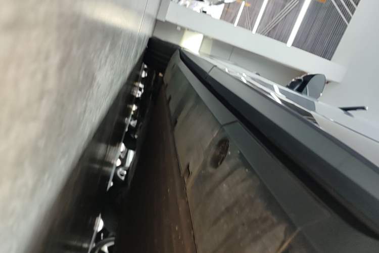 Used XPeng G7 2025 Model—702 Ultra Long Range Left Side Sill