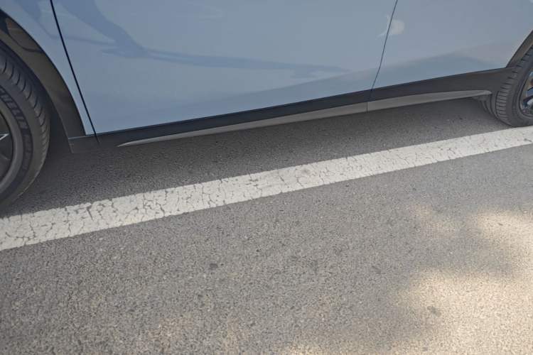 Used XPeng G7 2025 Model—702 Ultra Long Range Left Side Sill