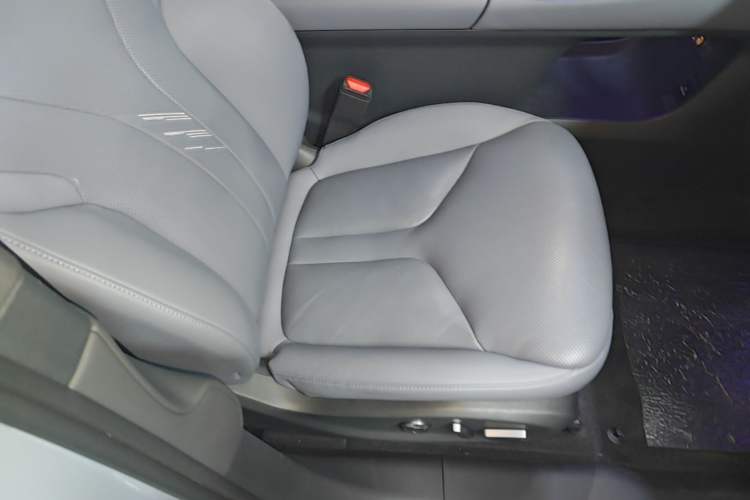 Used XPeng G7 2025 Model—702 Ultra Long Range Right Front Seat