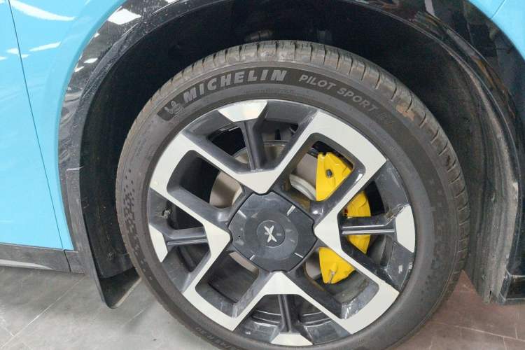 Used XPeng G7 2025 702 Max Right Front Wheel Hub