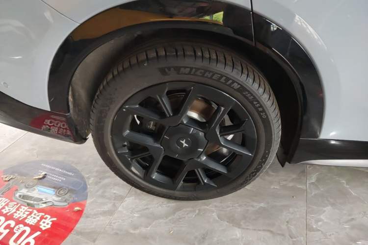 Used XPeng G7 2025 Model—702 Ultra Long Range Right Rear Wheel Hub