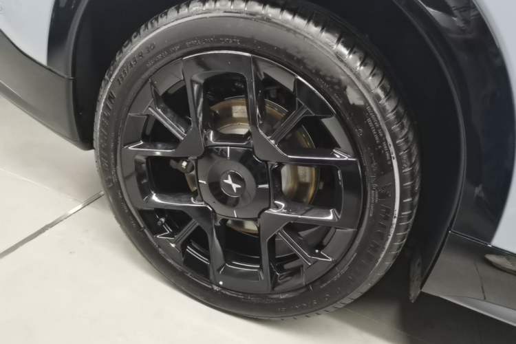 Used XPeng G7 2025 Model—702 Ultra Long Range Right Rear Wheel Hub