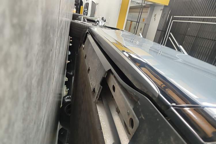 Used XPeng G7 2025 Model—702 Ultra Long Range Right Side Sill