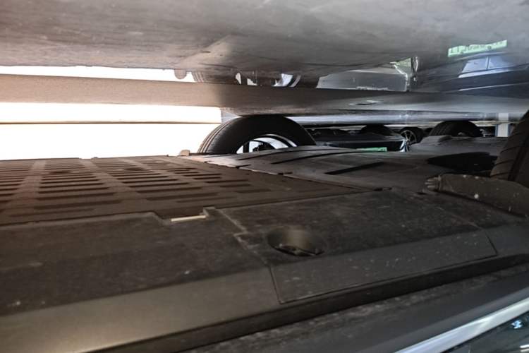 Used XPeng G7 2025 Model—702 Ultra Long Range Right Side Sill