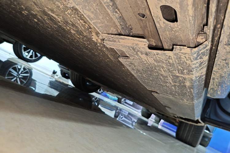 Used XPeng G7 2025 Model—702 Ultra Long Range Right Side Sill