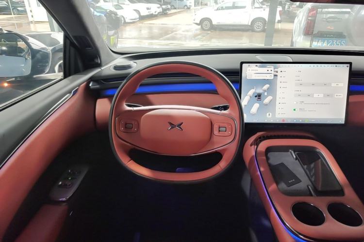 Used XPeng G7 2025 Model—702 Ultra Long Range Steering Wheel