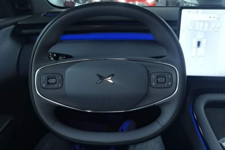 Used XPeng G7 2025 Model—702 Ultra Long Range Steering Wheel