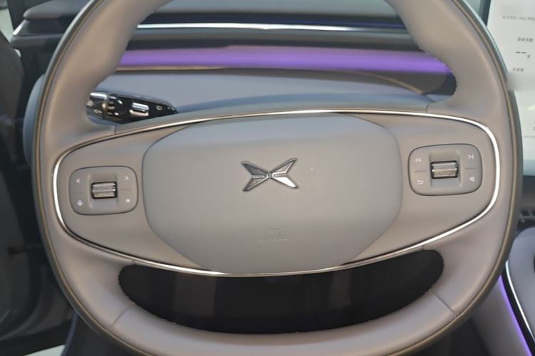 Used XPeng G7 2025 Model—702 Ultra Long Range Steering Wheel