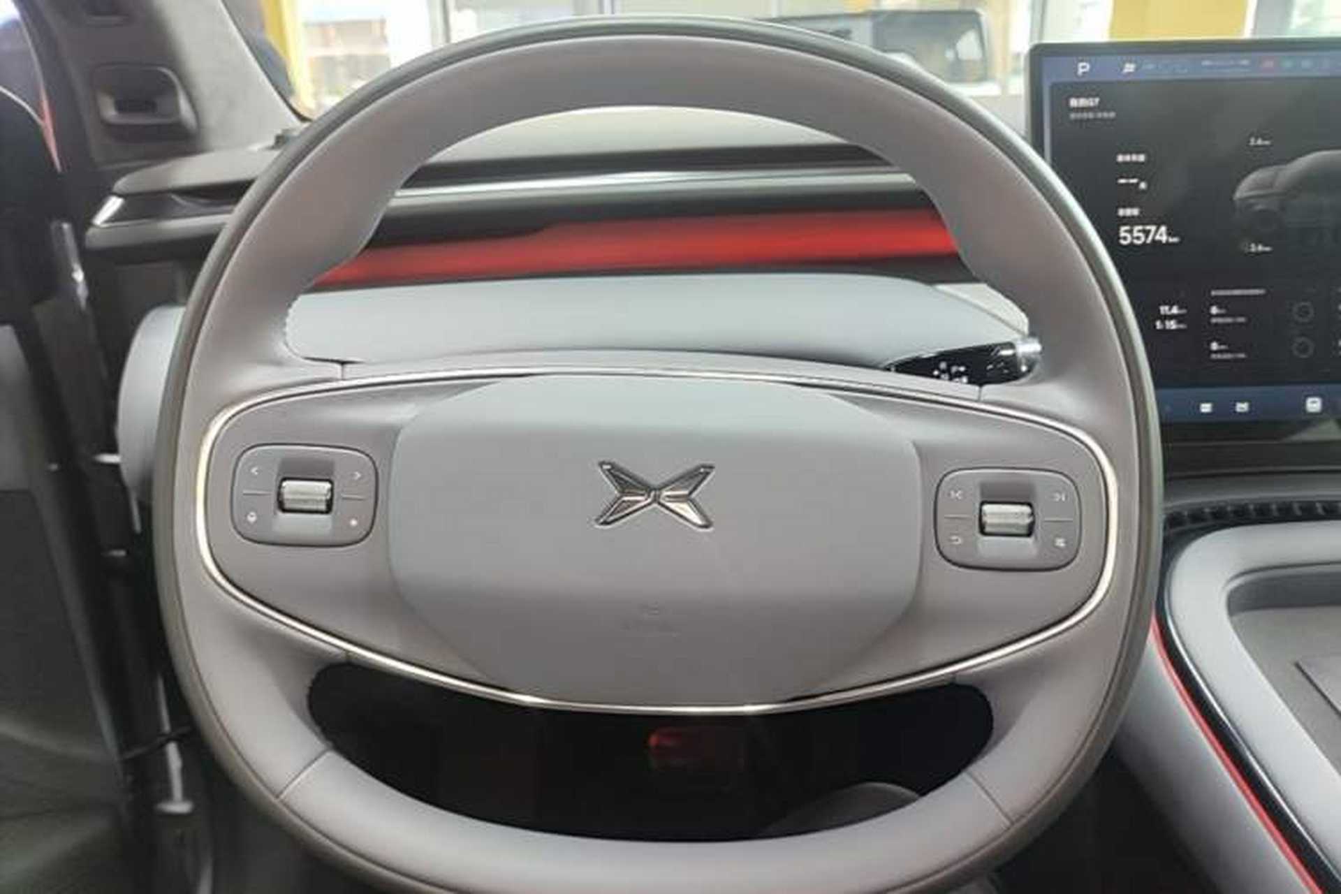 Used XPeng G7 2025 Model—702 Ultra Long Range Steering Wheel