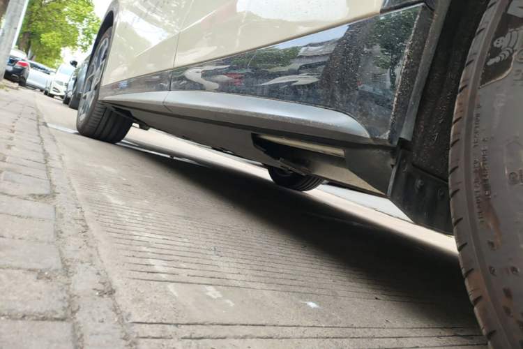 Used XPeng G7 2025 Model—702 Ultra Long Range Left Side Sill