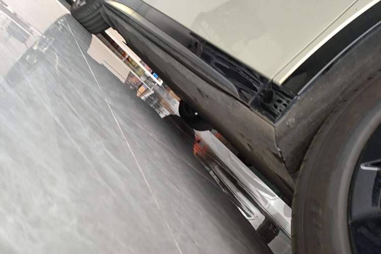 Used XPeng G7 2025 702 Max Right Side Sill
