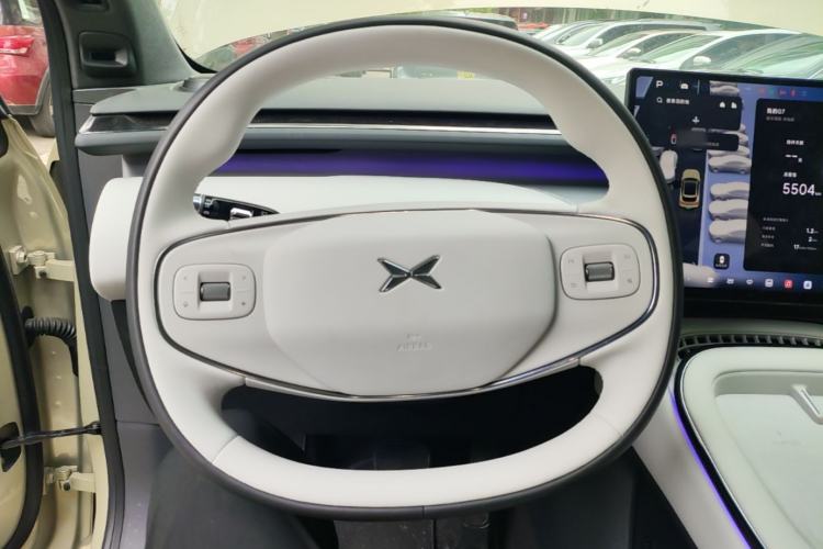 Used XPeng G7 2025 Model—702 Ultra Long Range Steering Wheel