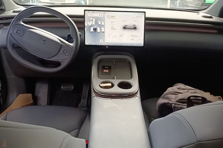 Used XPeng G7 2025 Model—702 Ultra Long Range Center Console