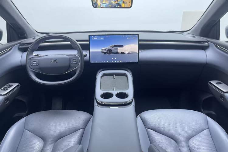 Used XPeng G7 2025 Model—702 Ultra Long Range Center Console