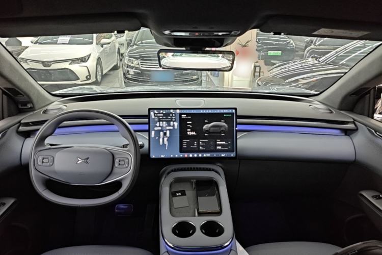 Used XPeng G7 2025 Model—702 Ultra Long Range Center Console