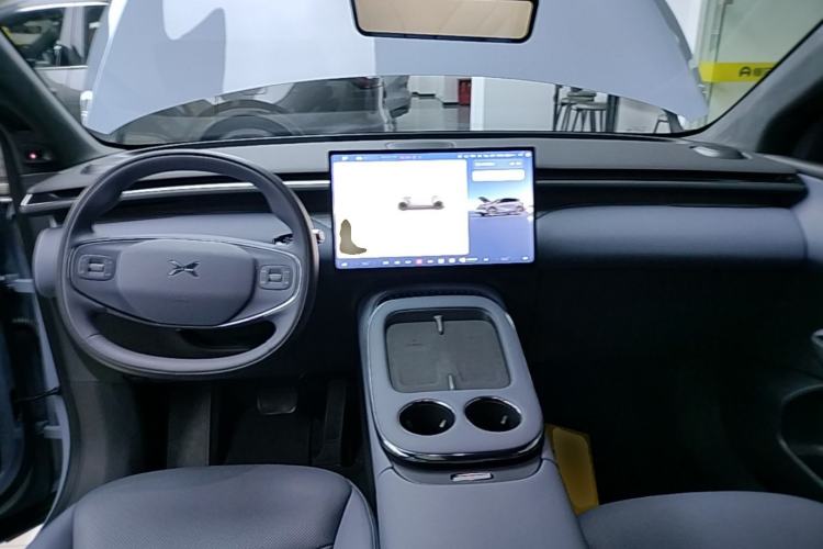 Used XPeng G7 2025 Model—702 Ultra Long Range Center Console