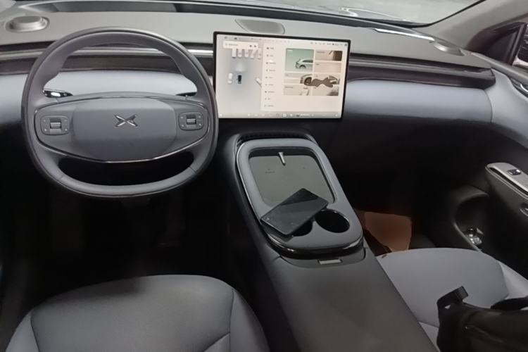 Used XPeng G7 2025 Model—702 Ultra Long Range Center Console