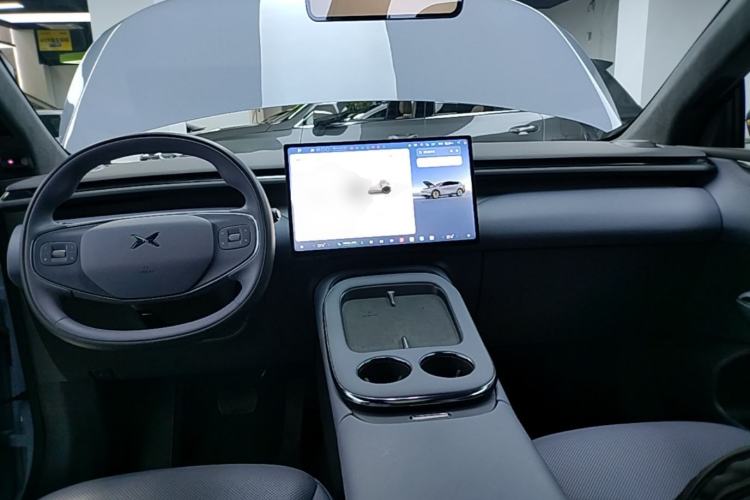 Used XPeng G7 2025 Model—702 Ultra Long Range Center Console