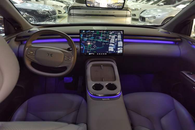 Used XPeng G7 2025 Model—702 Ultra Long Range Center Console