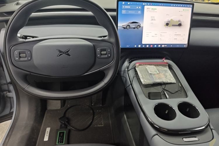 Used XPeng G7 2025 Model—702 Ultra Long Range Center Console