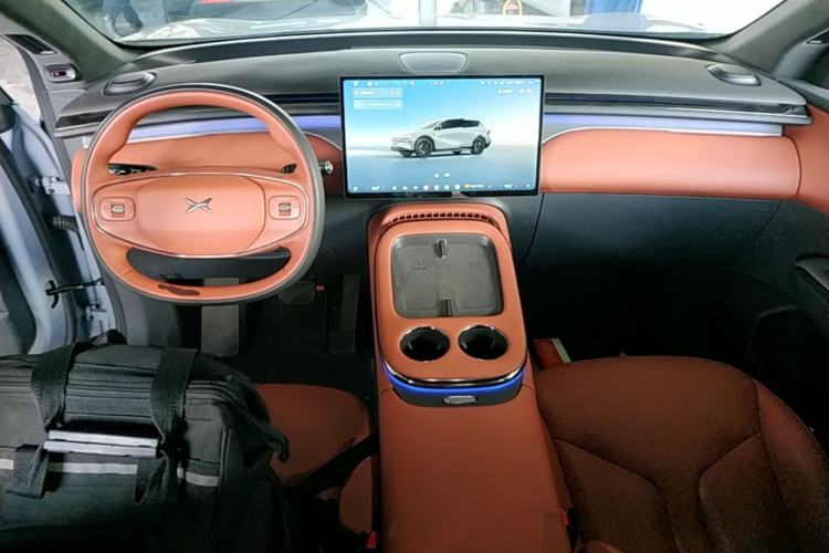 Used XPeng G7 2025 Model—702 Ultra Long Range Center Console