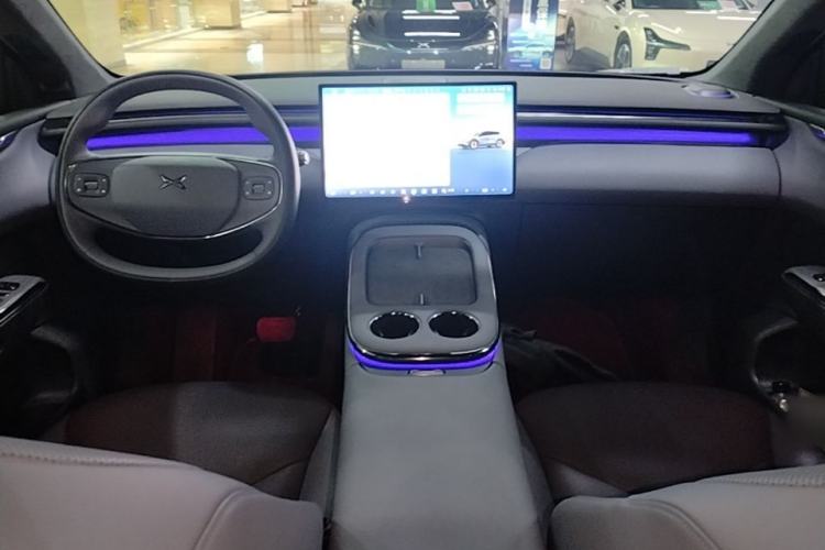 Used XPeng G7 2025 Model—702 Ultra Long Range Center Console